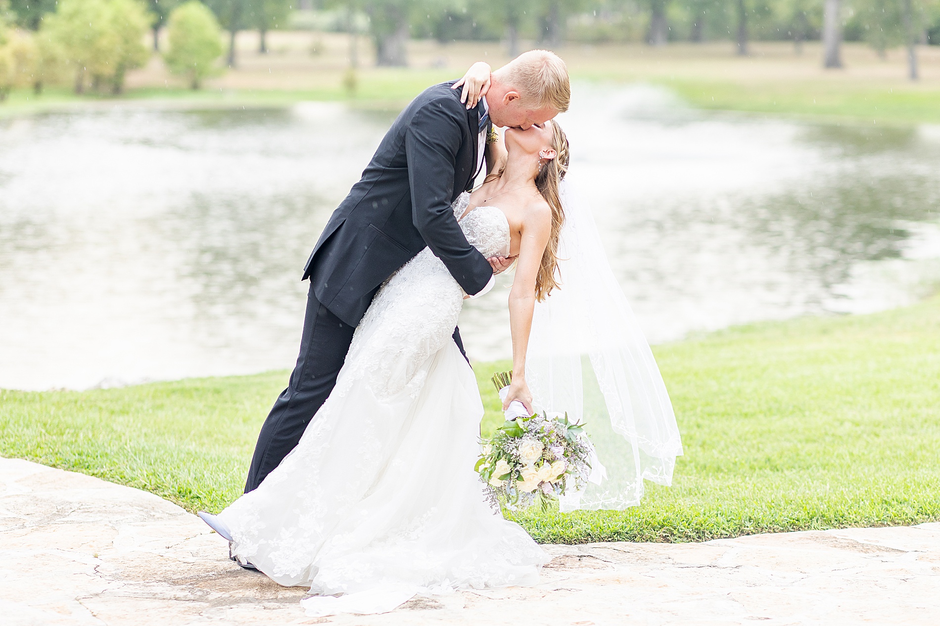 Romantic and timeless wedding portraits | How to choose your wedding photographer
