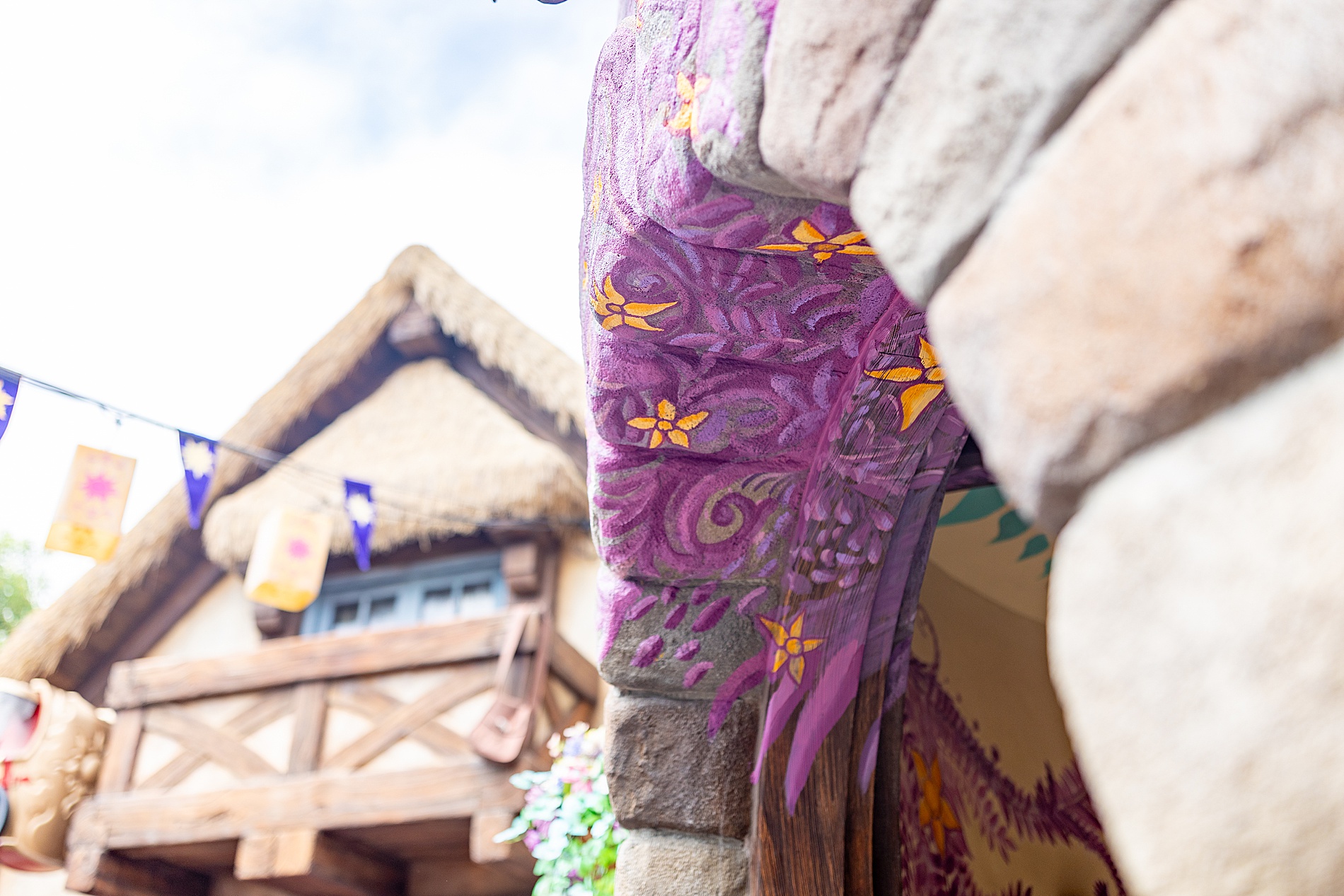 building details of tangled 