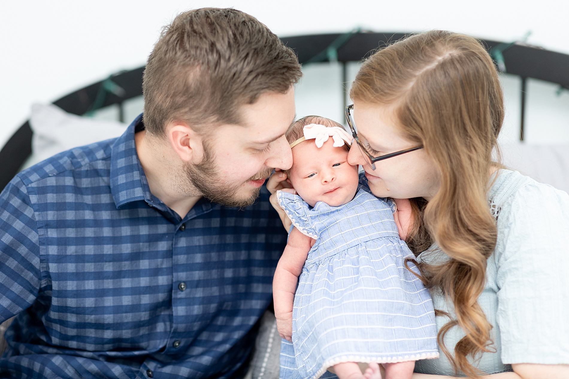 timeless family photos with newborn