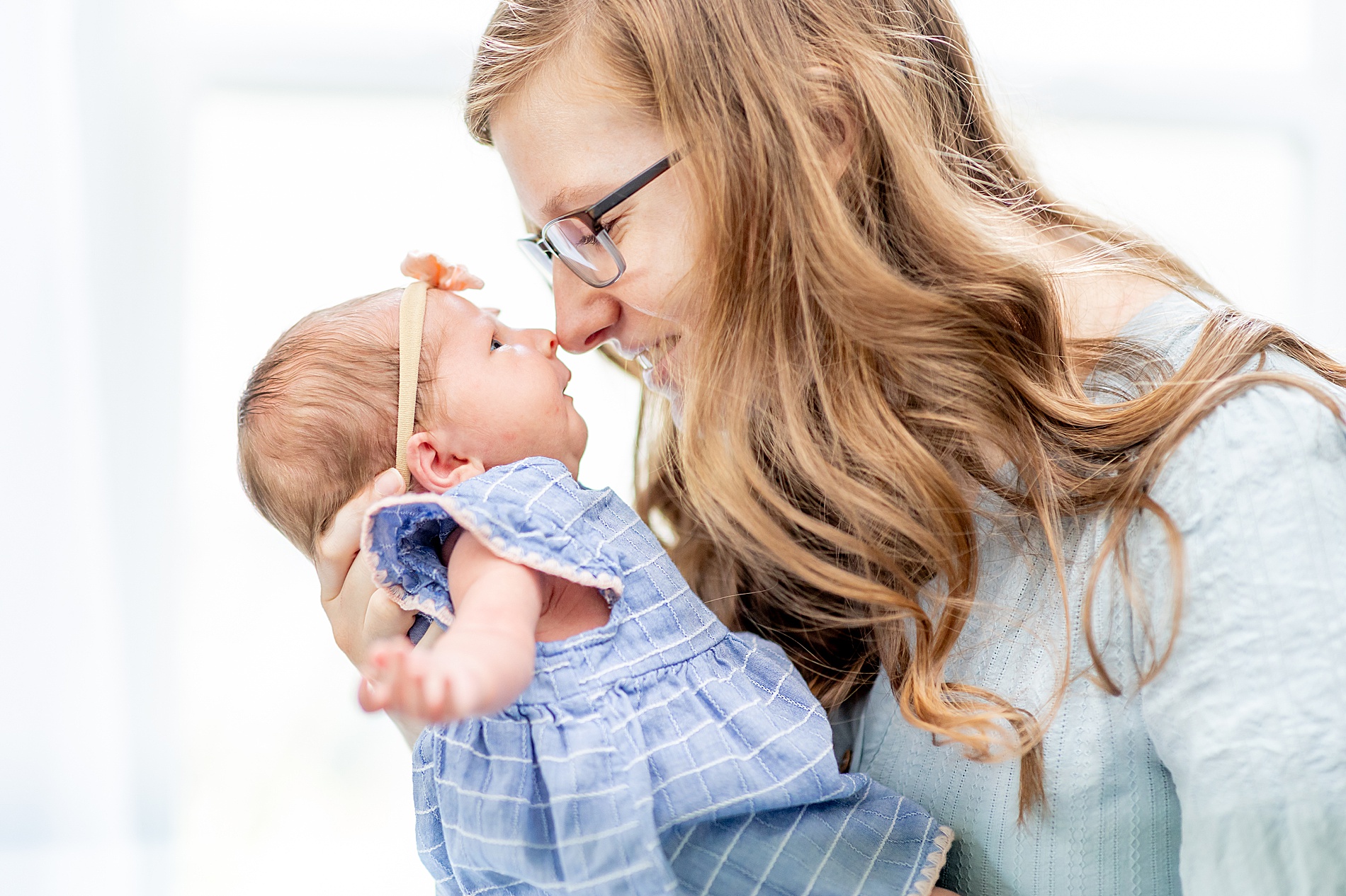 timeless mom and daughter photos