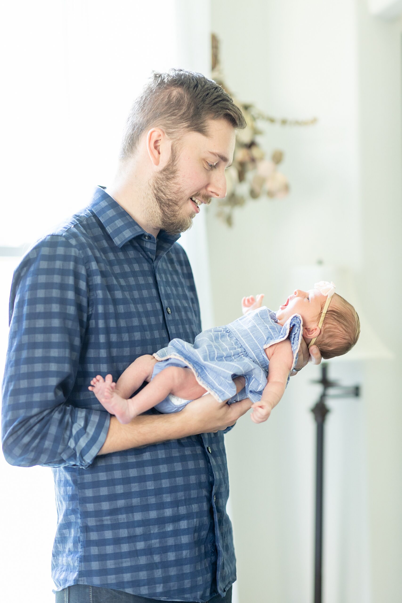 candid moments of daddy and daughter