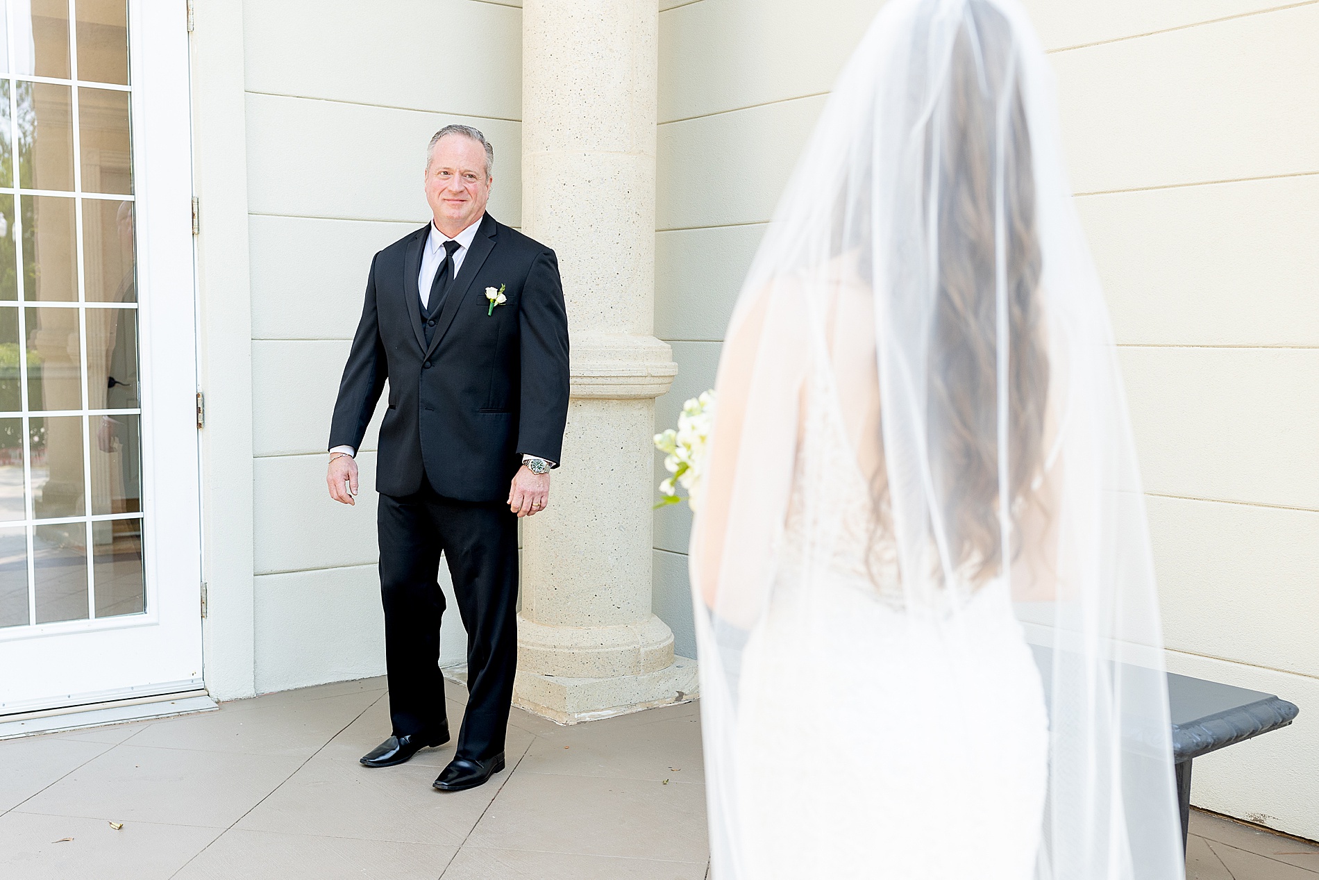 dad's reaction to seeing daughter in wedding dress 