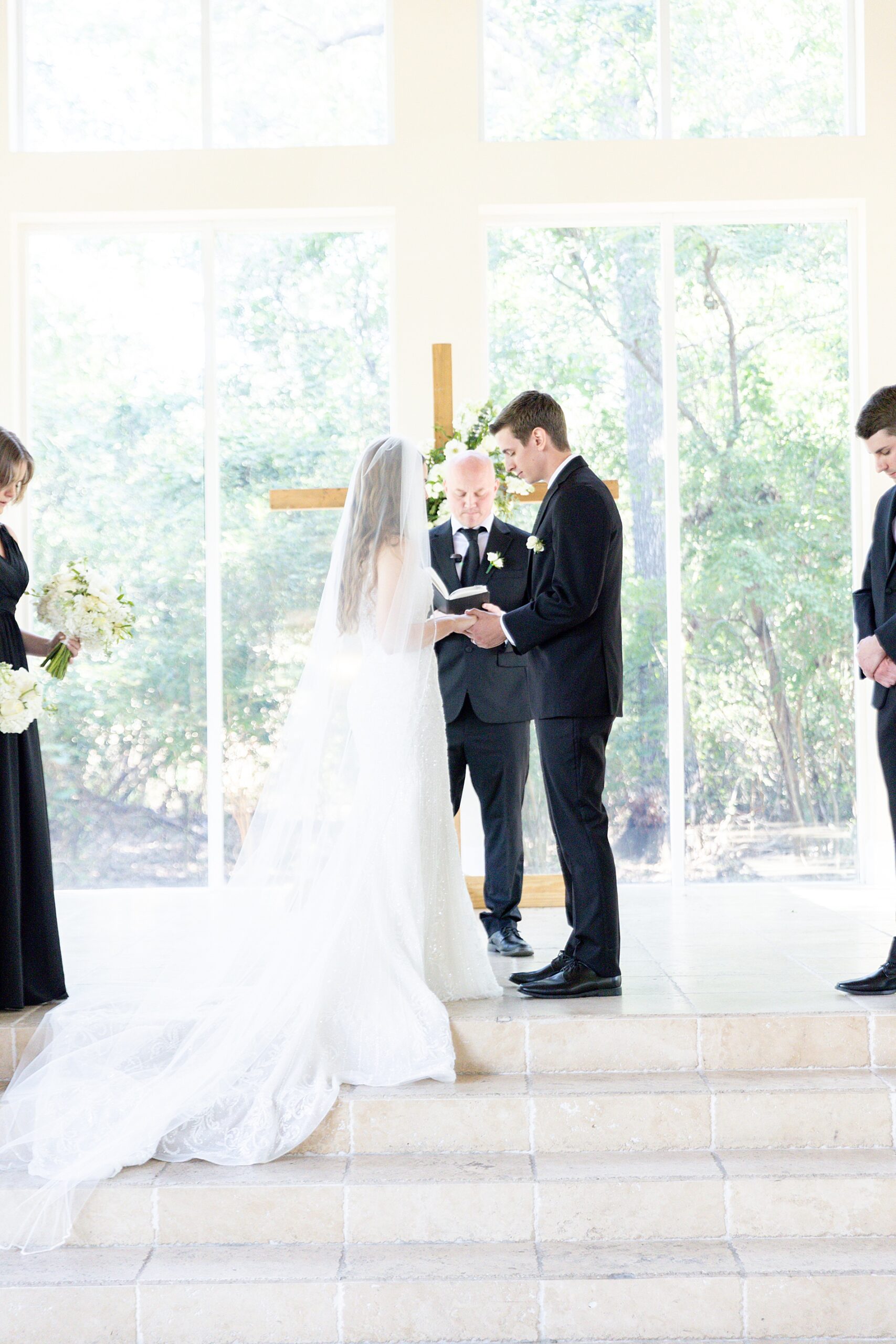 Classic Black and White Wedding at Ashton Gardens