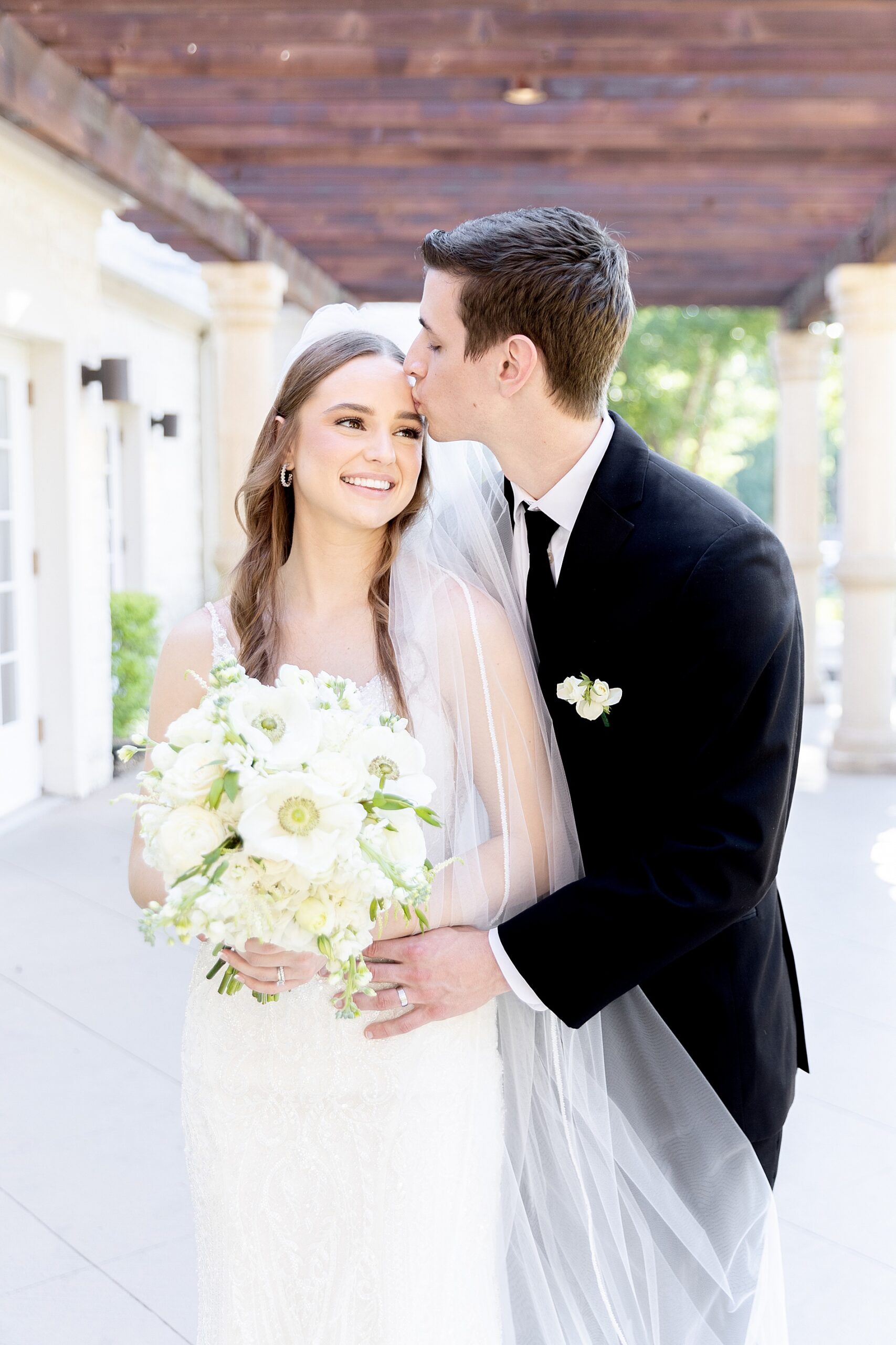 romantic wedding portraits 