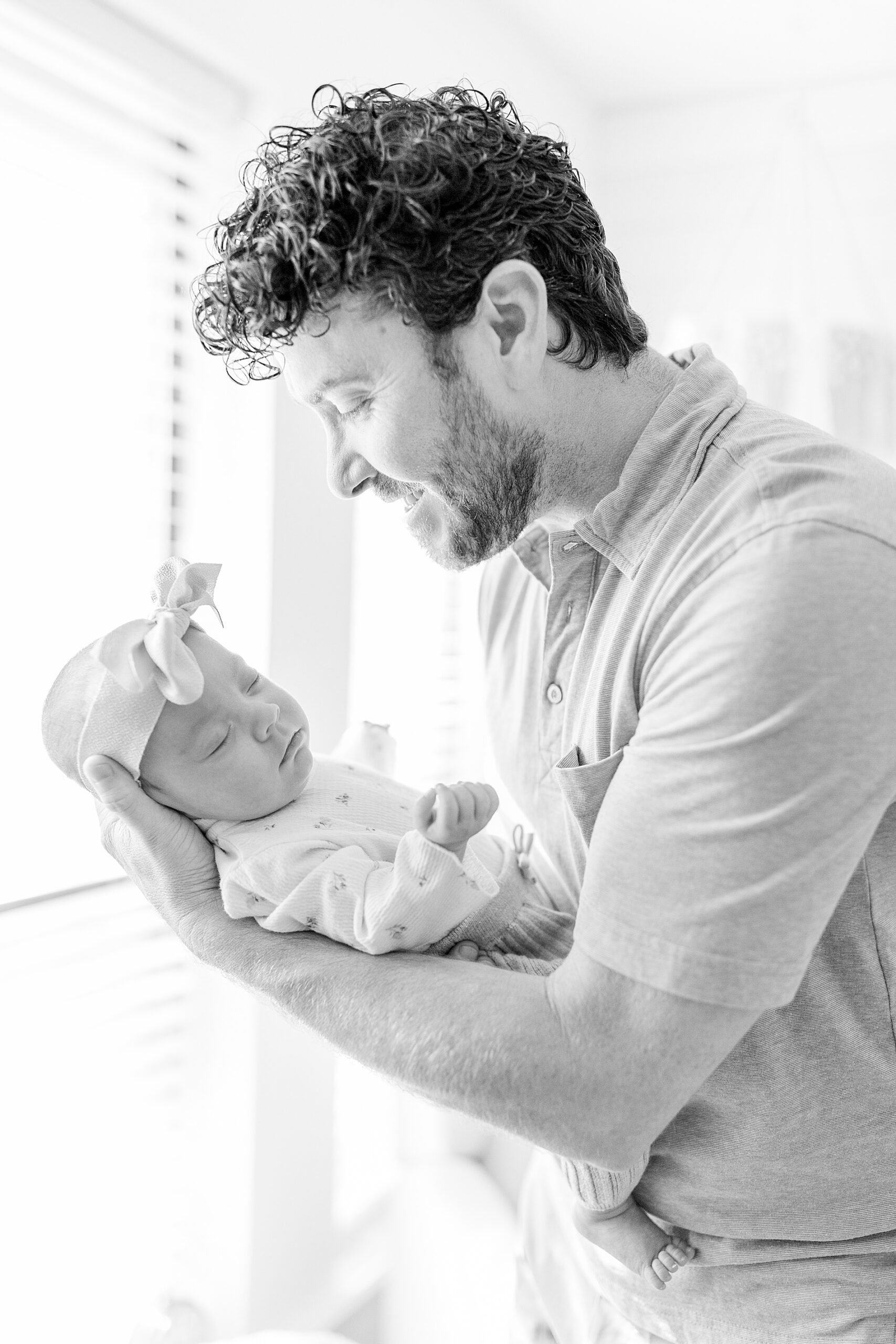 dad with newborn girl