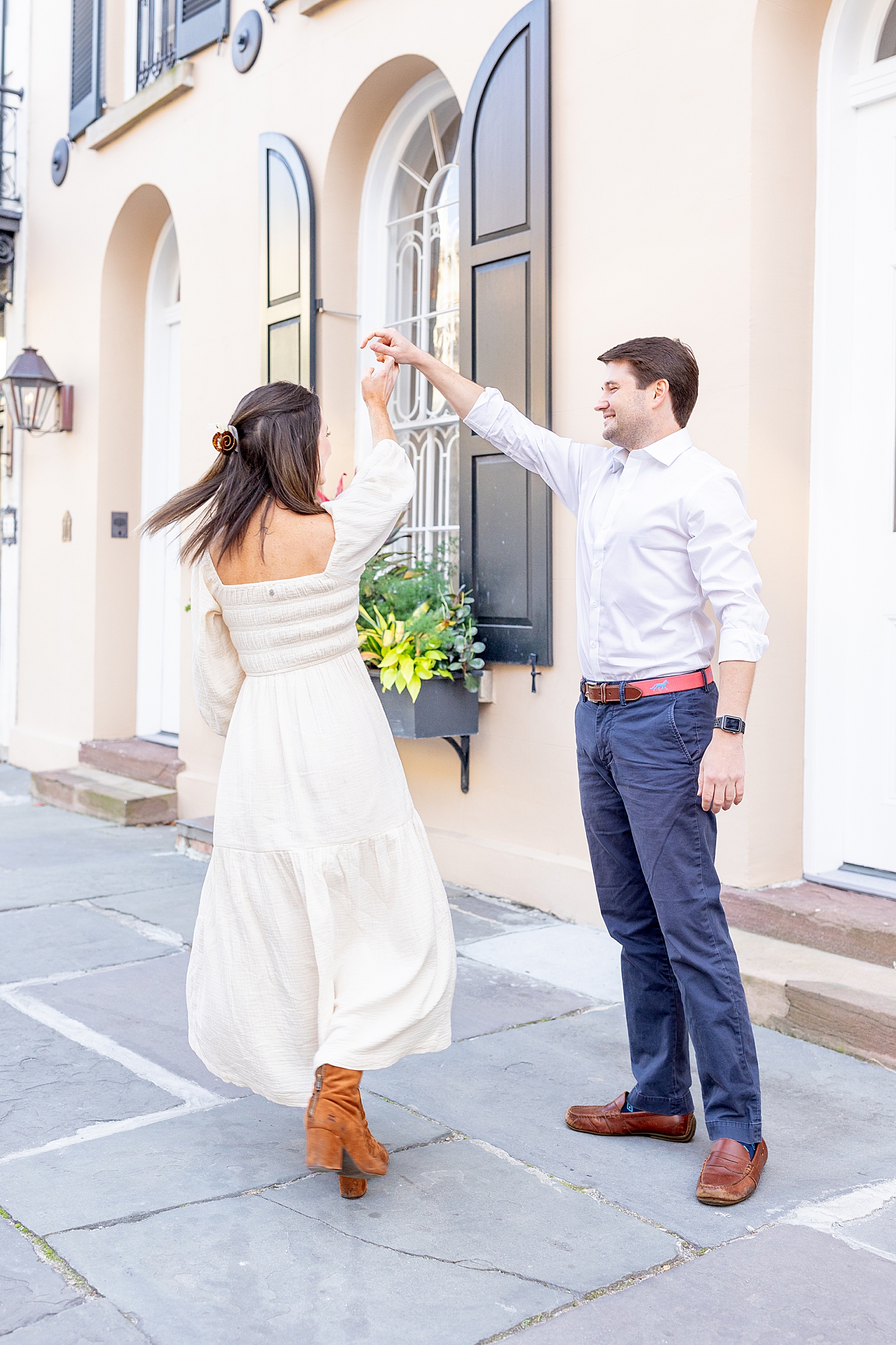 couple dance in downtown Charleston