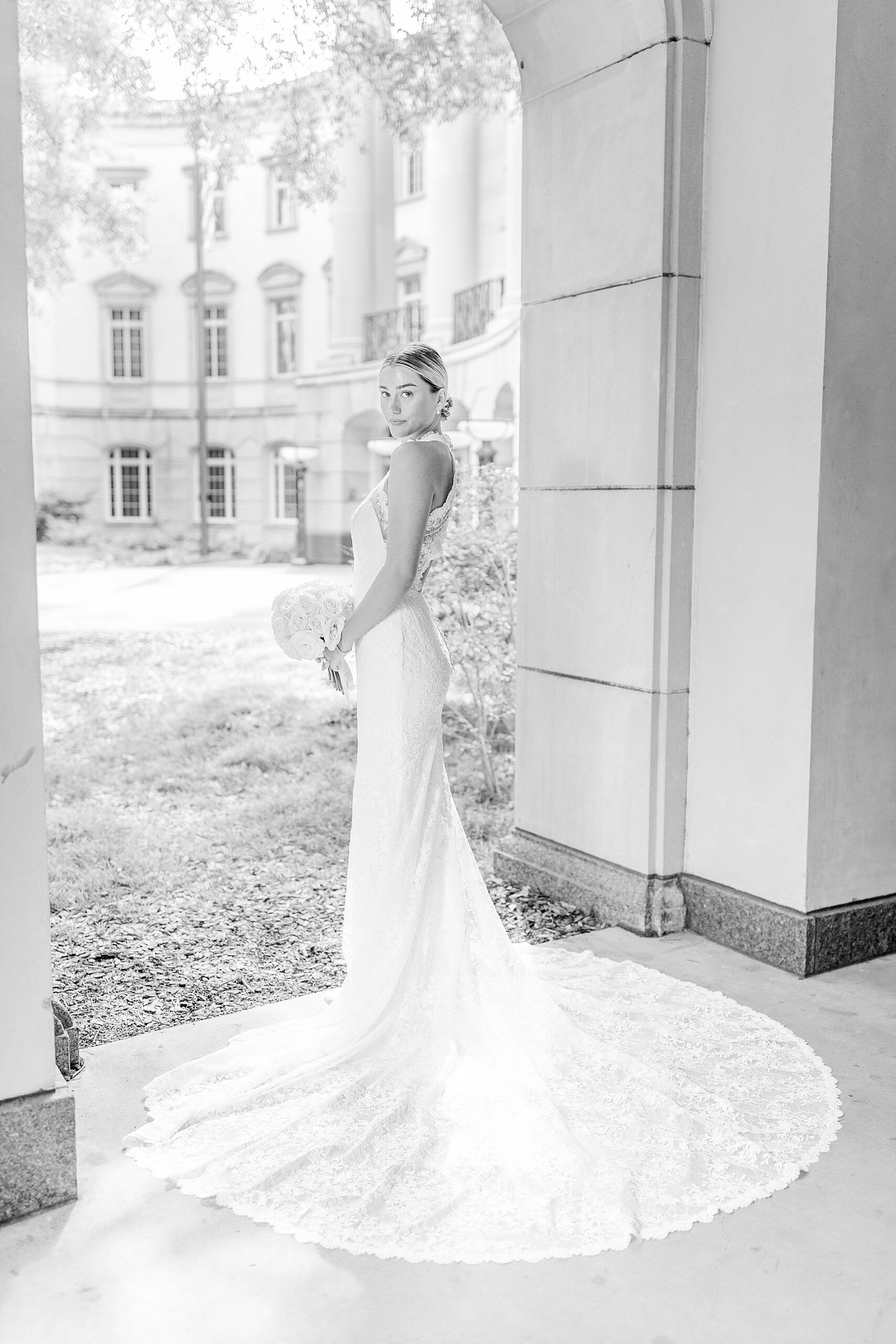 Classic bridal portraits in black and white