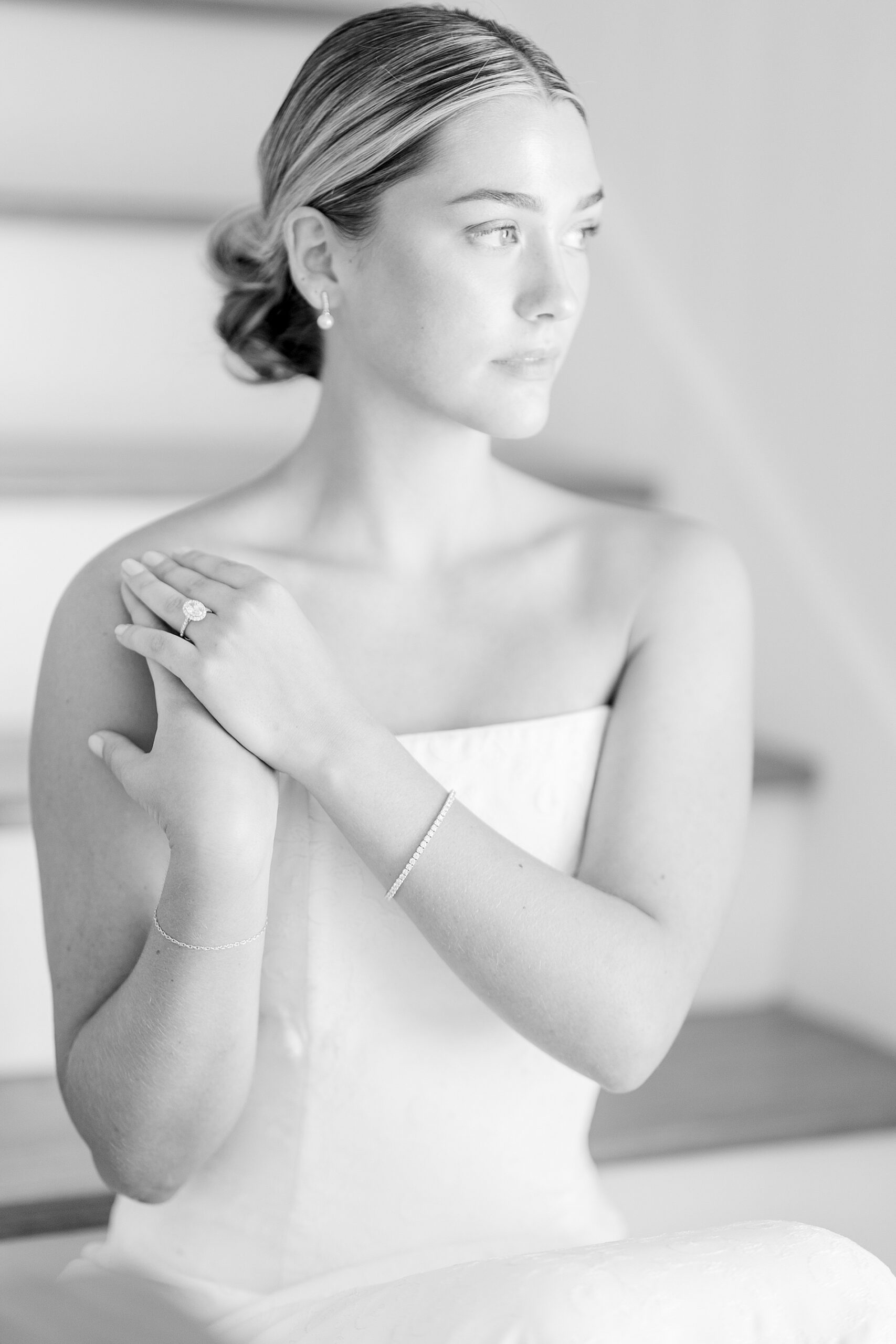 Black and white bridal photos