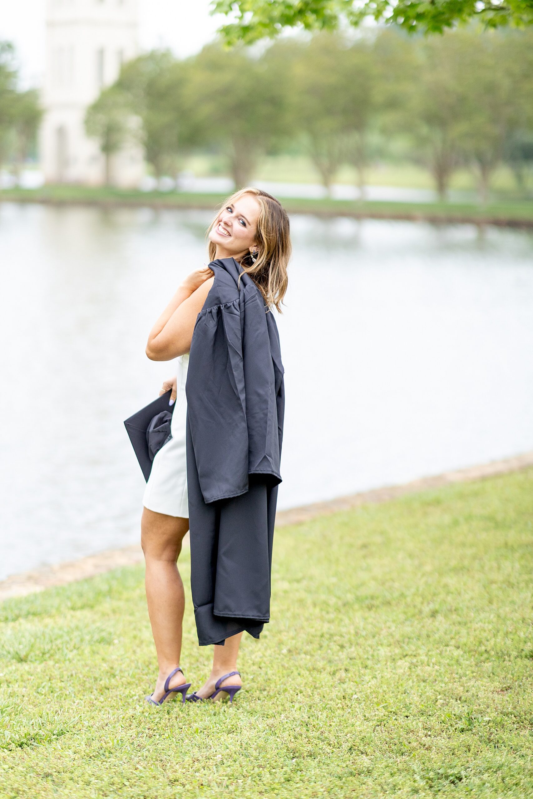 spring senior portraits by the water