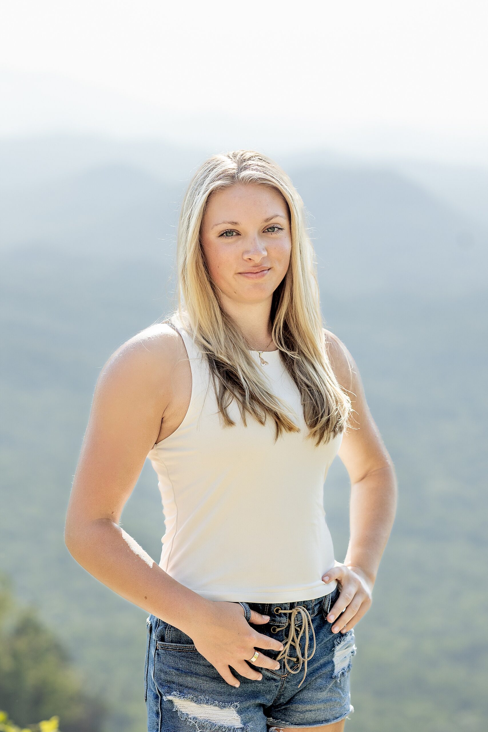 Greenville, SC senior photographer captures senior girl in Blue Ridge Mountains