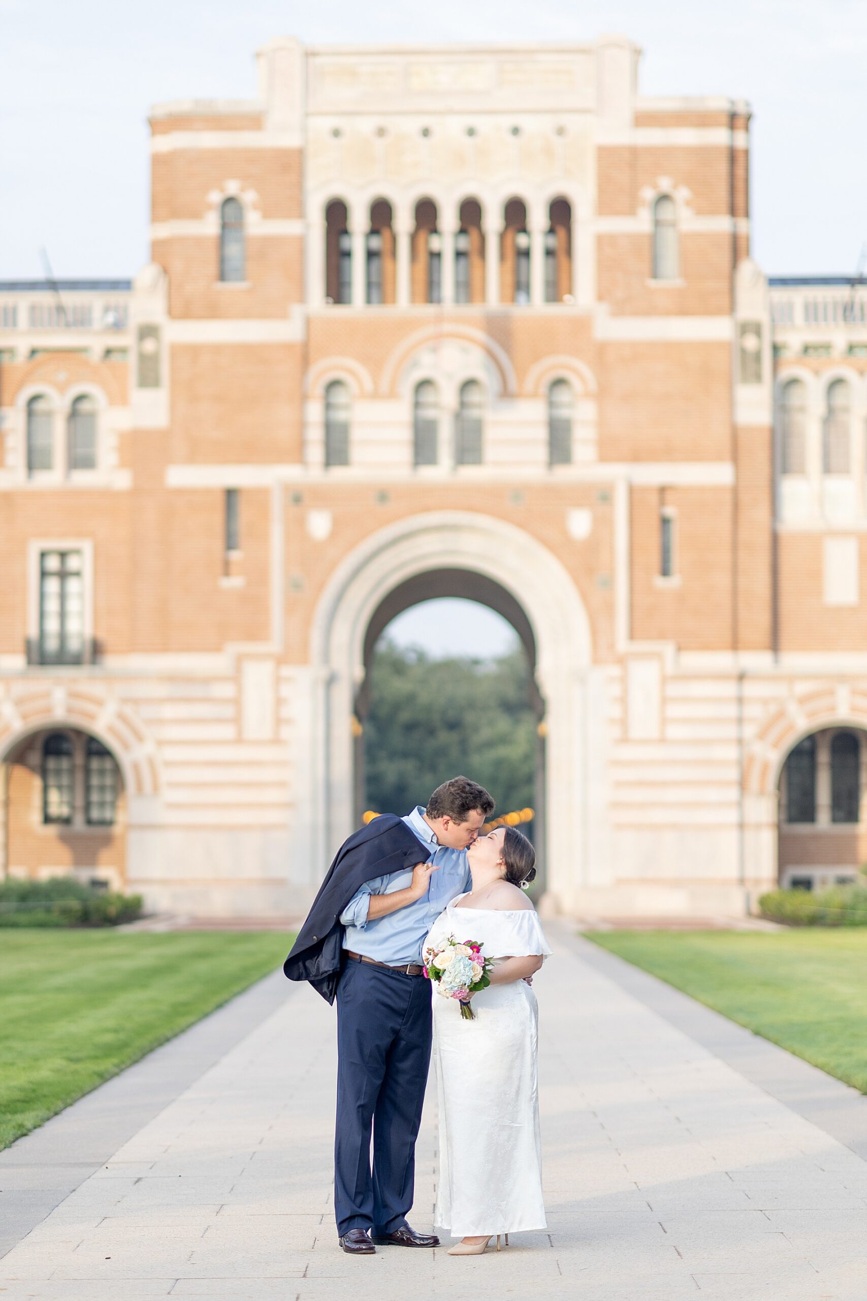 elegant engagement photos at Rice University