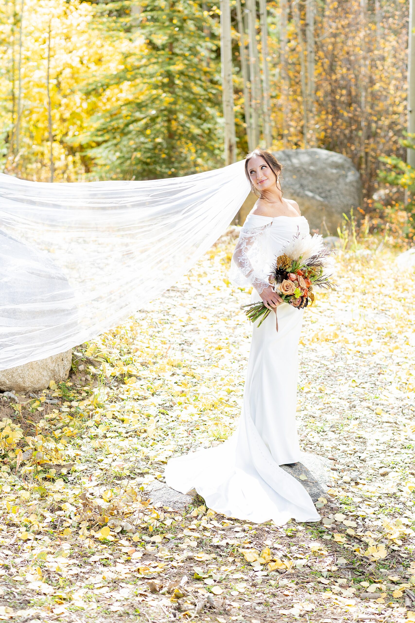 fall bride in Aspen, CO | Colorado Wedding at Beyul Retreat