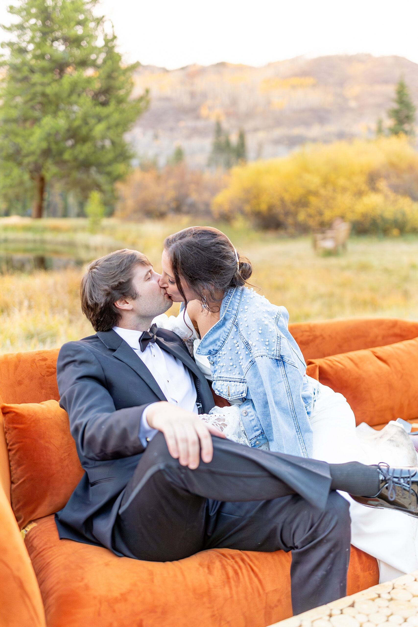 romantic fall wedding in Aspen
