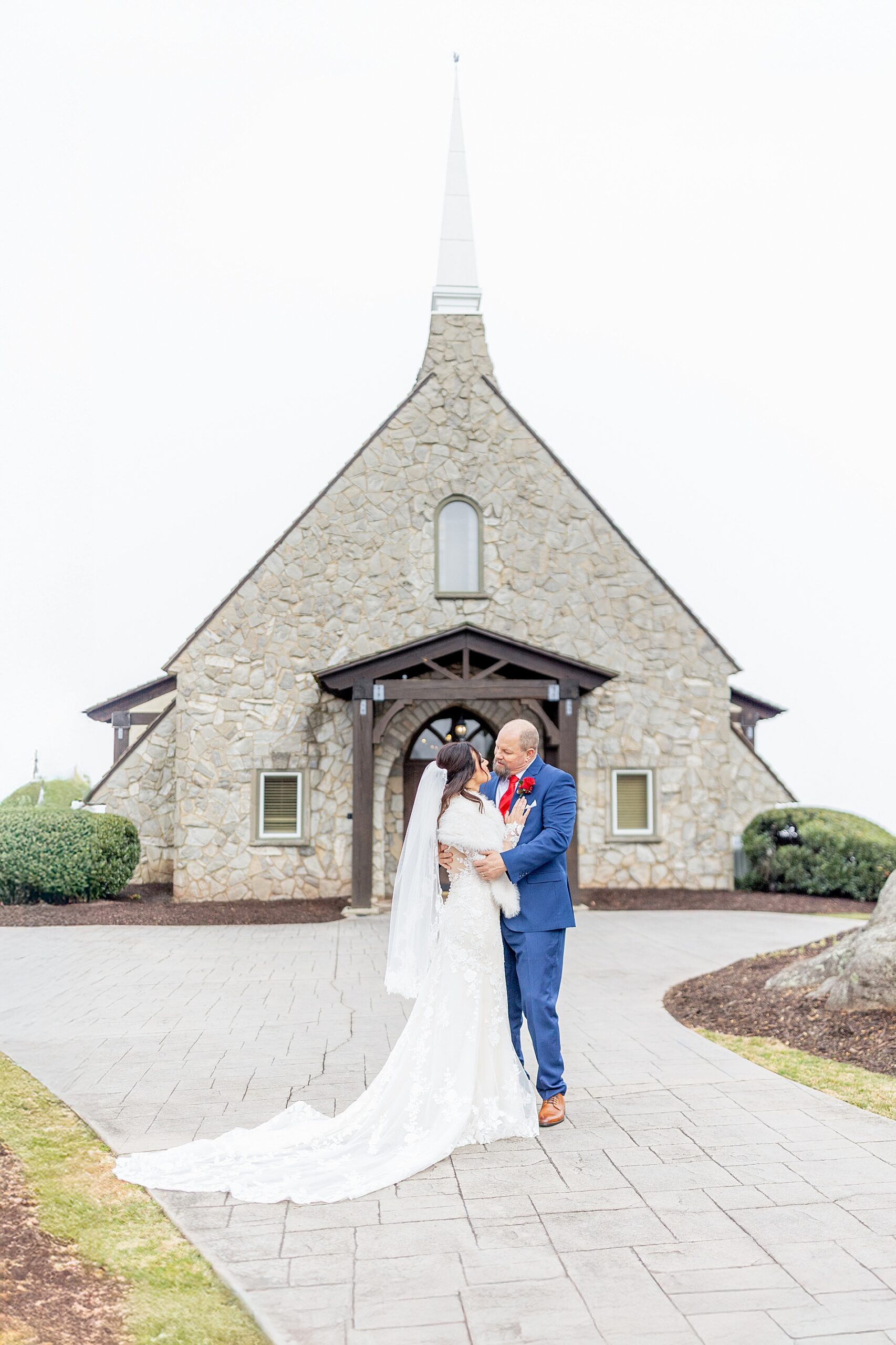 The Cliffs at Glassy Chapel Wedding portraits