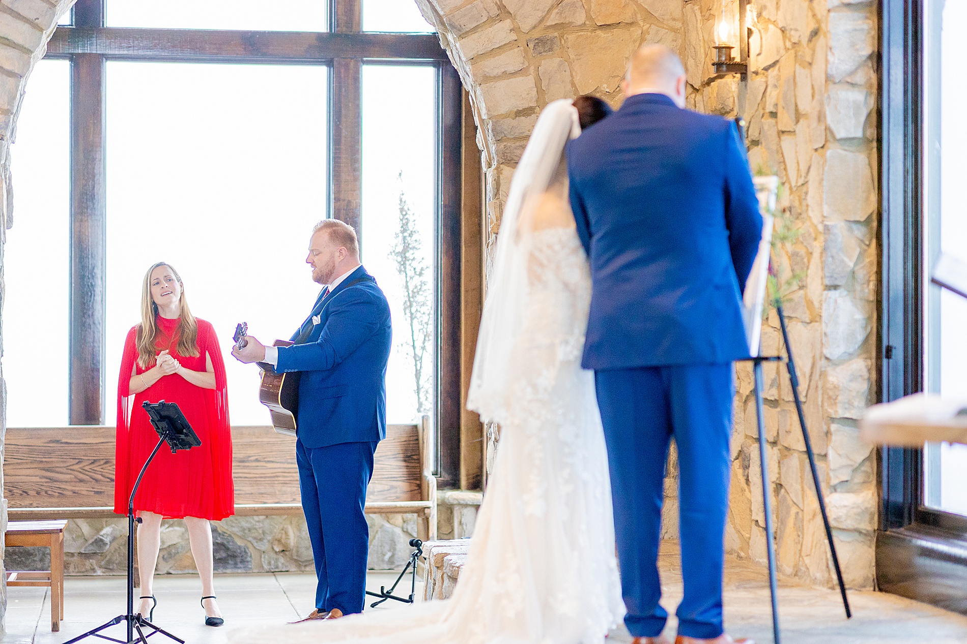 couple performs song at ceremony