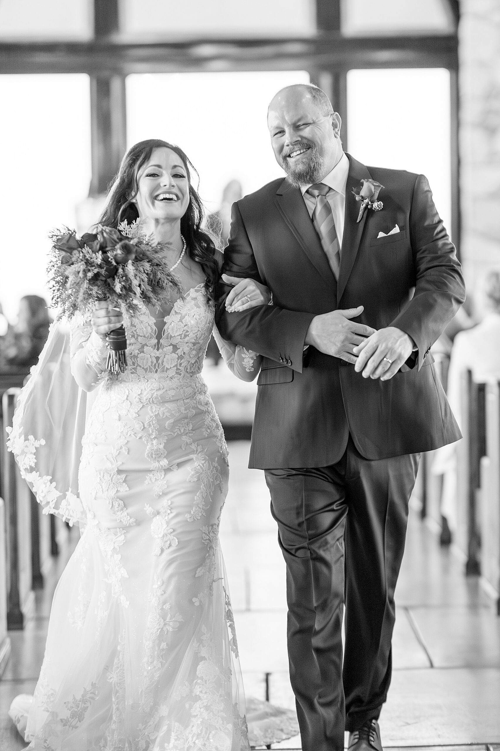 candid portraits of newlyweds 