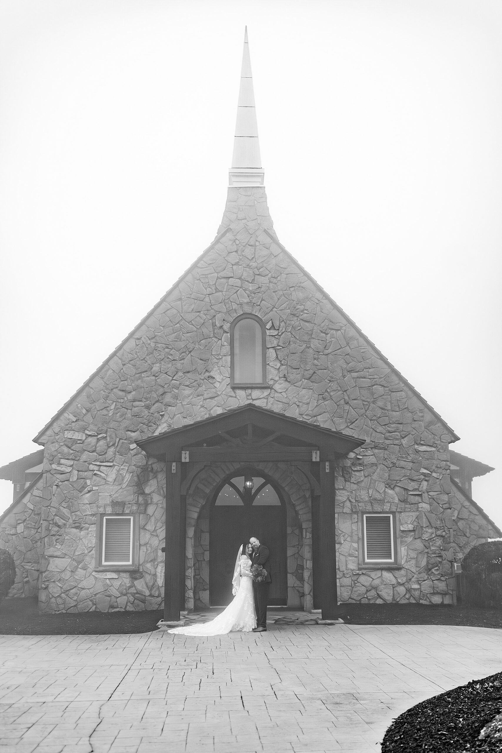 timeless wedding photos at The Cliffs at Glassy 