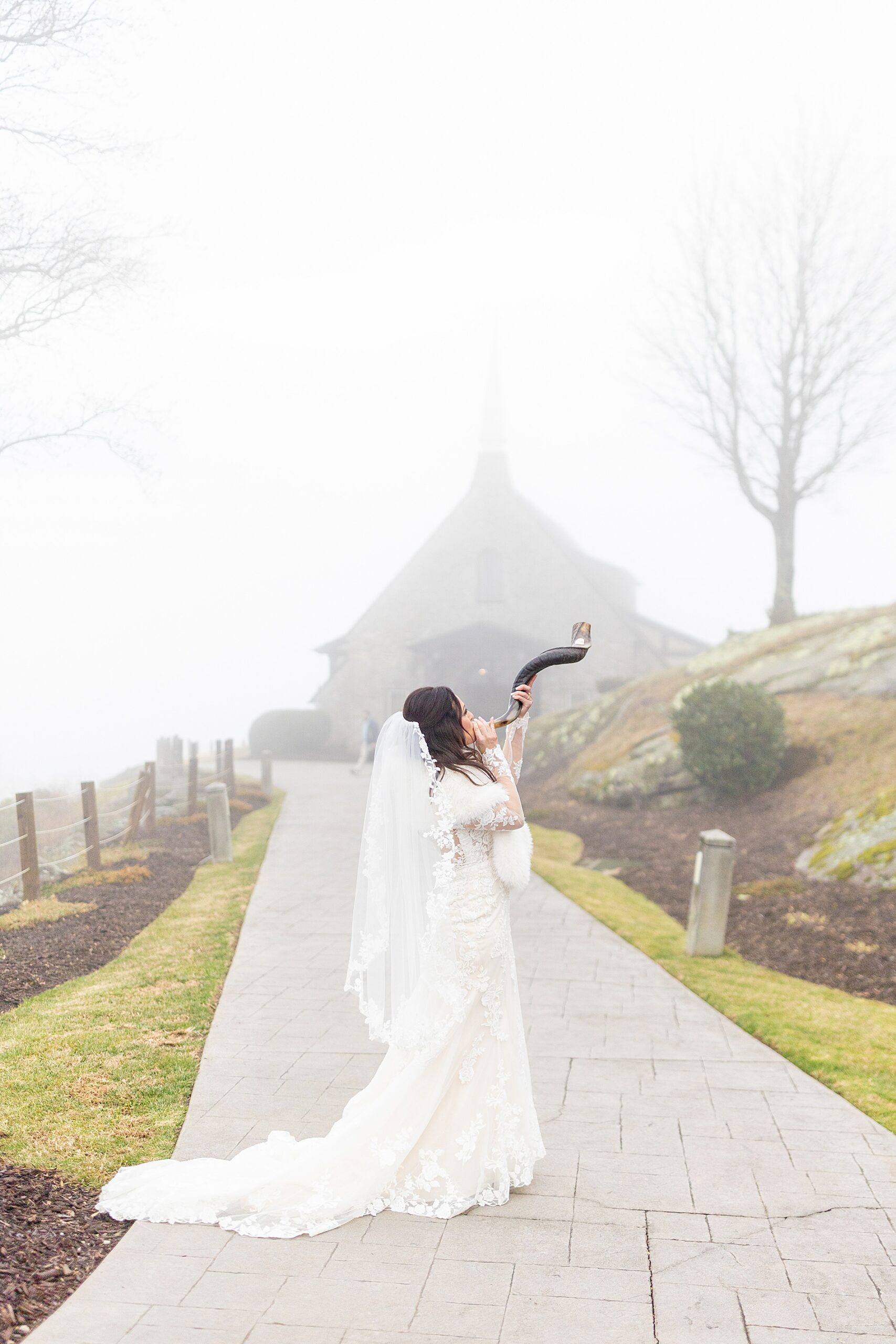 bride blows a shofar