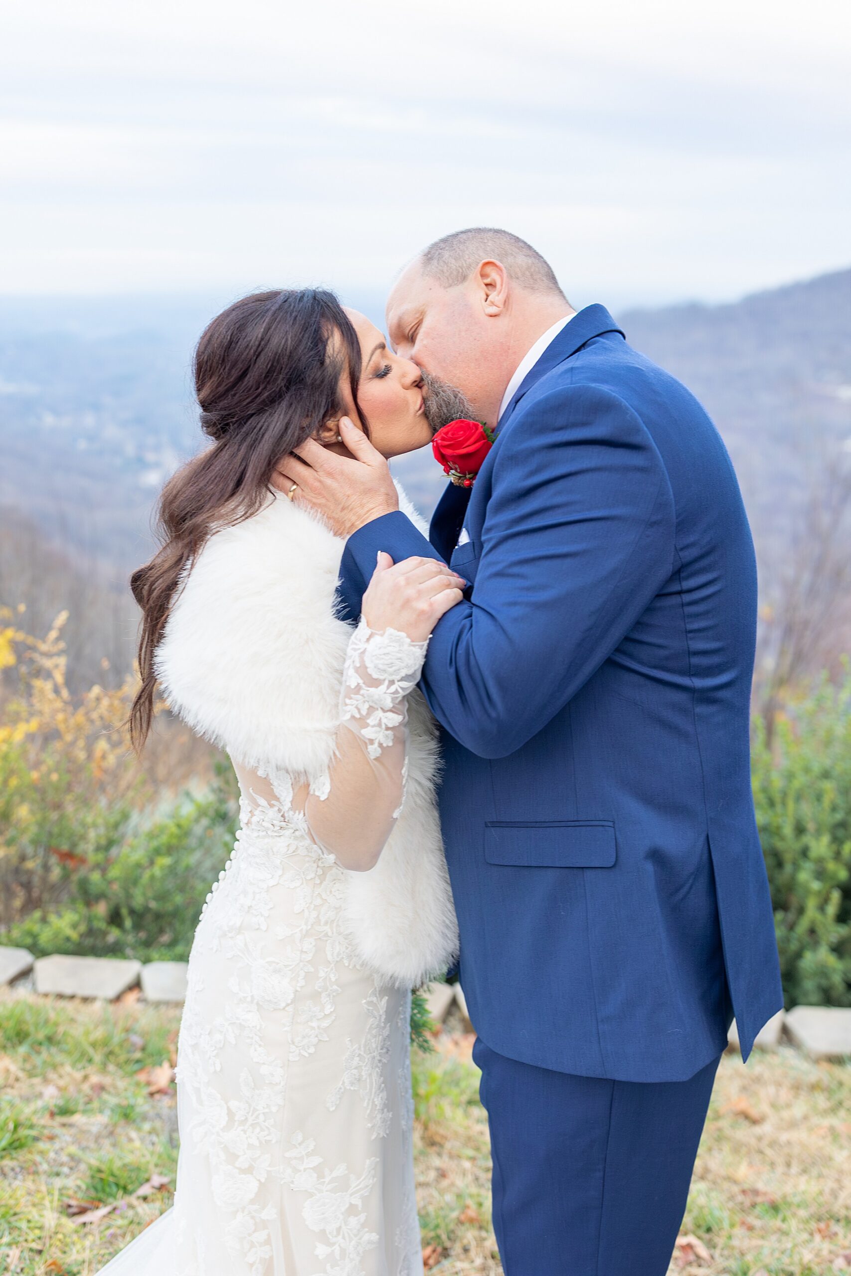 newlyweds kiss