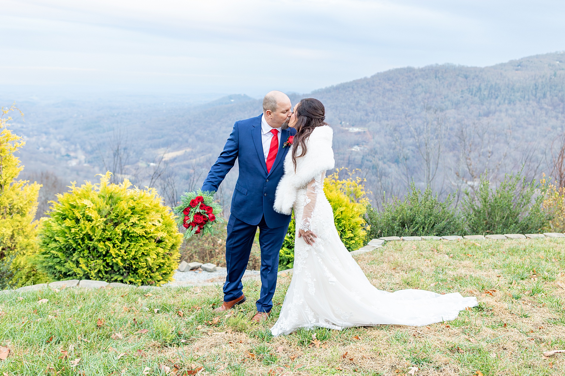 romantic wedding photos in the Blue Ridge Mountains