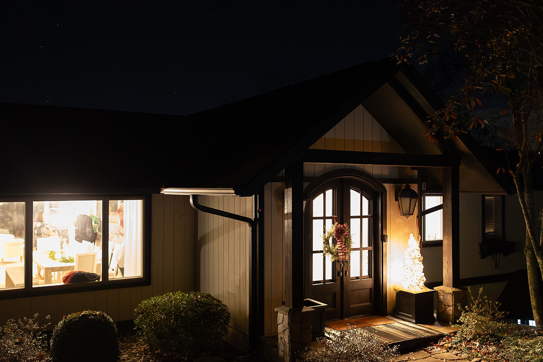 Christmas  wedding at Airbnb